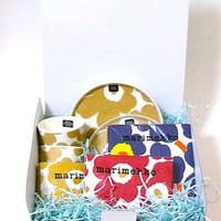 マリメッコmarimekko ウニッコシリーズ   プレート２０センチ、ボウル皿、　ペーパーナプキンセット　７ピースGUN0250001【御結婚御祝・寿・ギフト包装可能】