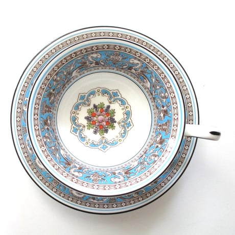 ウェッジウッドWEDGWOOD　フロレンティーンターコイズ　ティーカップ＆ソーサー　ピオ二ーペア（ブランドボックス付き）【御結婚御祝・内祝・新築御祝・還暦御祝・御礼・寿・ギフト包装可能】