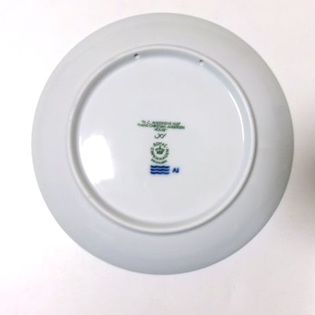 ロイヤルコペンハーゲンROYAL COPENHAGEN  イヤーズプレート 　2005年【御結婚御祝・内祝・新築御祝・還暦御祝・御礼・寿・ギフト包装可