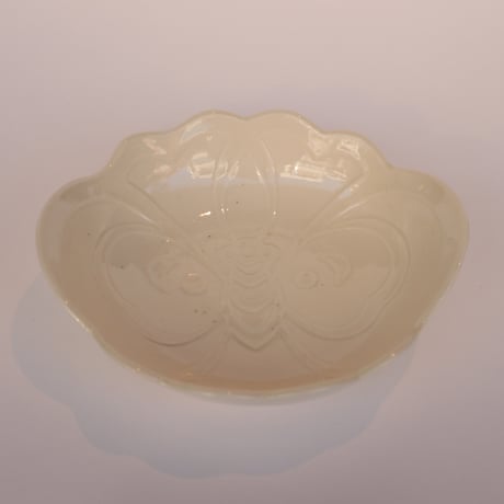 愛山窯 淡黄磁 蝶