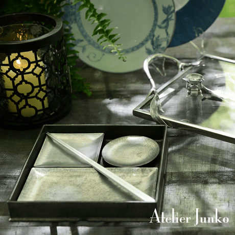 「Atelier Junko」銀彩　家型七段重