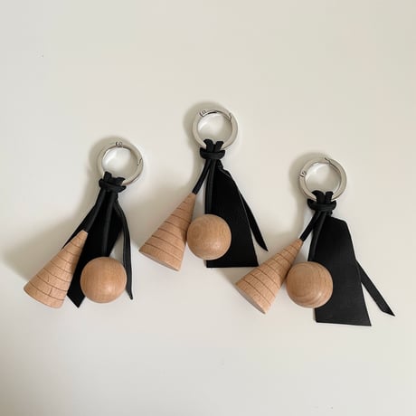 Key ring C  ブラック