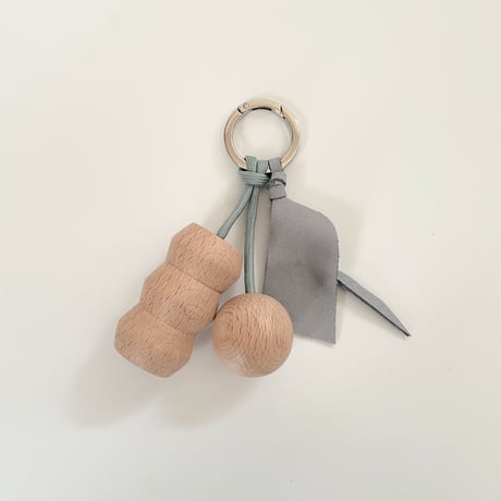 Key ring 18  グレー