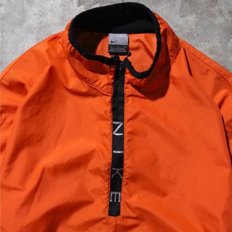 Nike 1/4 Zip Light Weight Pullover