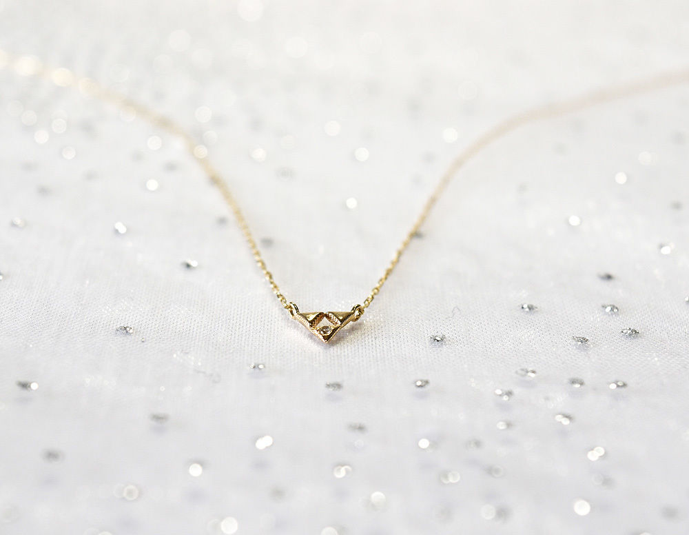 美品☆Cloche☆K10YG☆ダイヤ0.32ctネックレス K10YGダイヤネックレス【SANKAKU MON / 三角文】N10085Y | 【casa