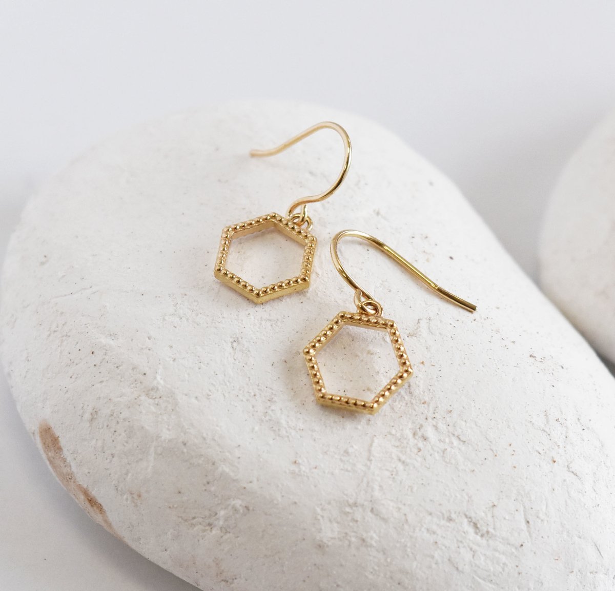 K10YG【SUKASHI KIKKKO / 透かし亀甲】ピアス（P10076Y) | 【ca