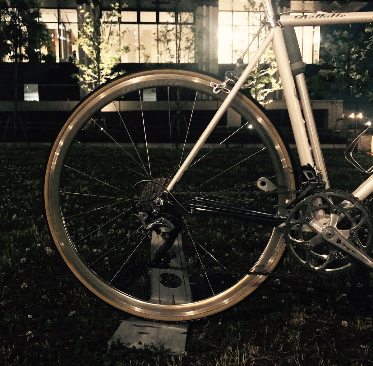 Bellatte ACR30 クリンチャーアルミホイール・シルバー(1,452g Bellatte ACR30 クリンチャーアルミホイール・シルバー(1,452g