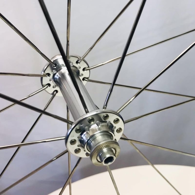 自転車前ホイール 手組シルバーアルミリム ブラックハブ 自転車前ホイール 手組シルバーアルミリム ブラックハブ