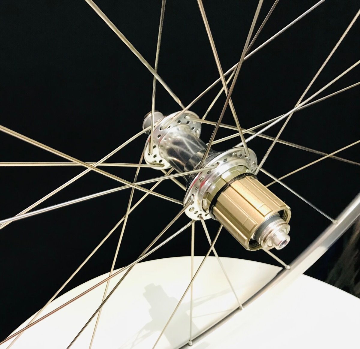 Bellatte ACR22R軽量クリンチャーシルバーアルミホイール(1,330g Bellatte ACR22R軽量クリンチャーシルバーアルミホイール(1,330g