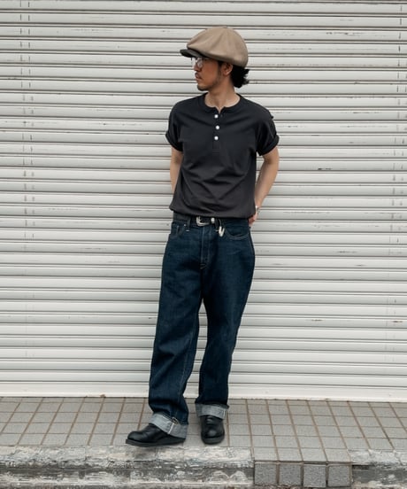 Henley neck Tee / Vintage Black