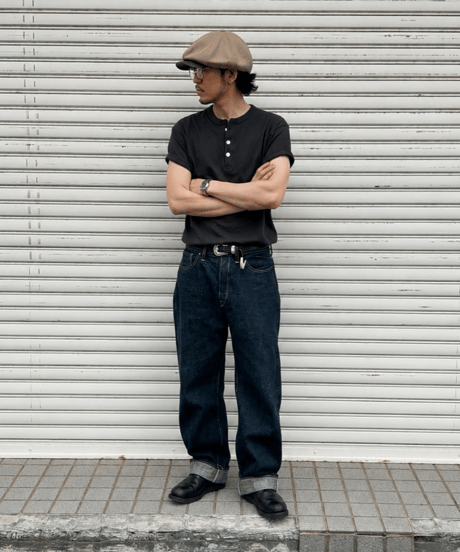 Henley neck Tee / Vintage Black