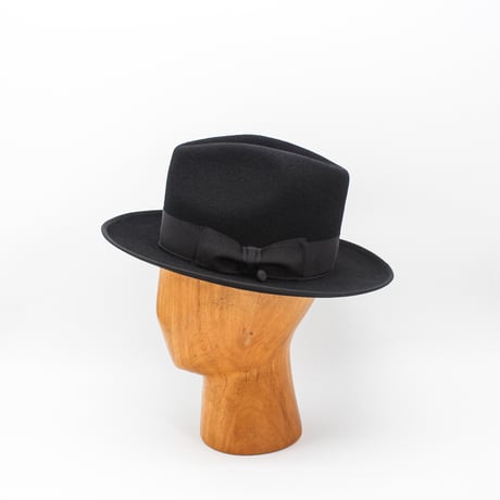 Poland block gentle hat
