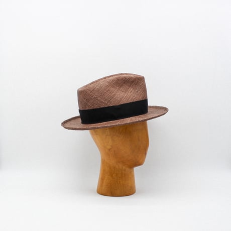 Bao triangle drop shark gill hat