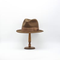 Hand shape Fedora