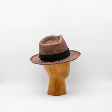 Bao triangle drop shark gill hat