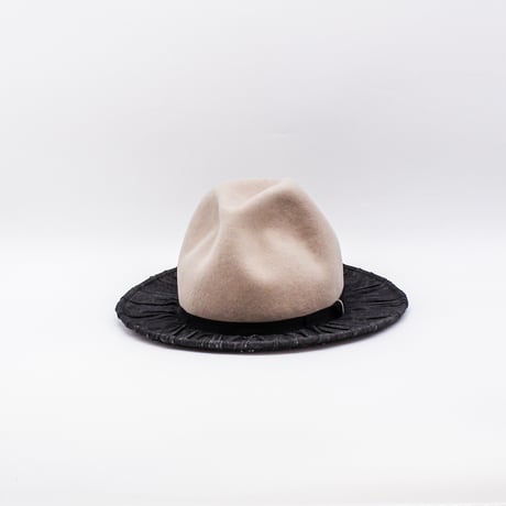 Radial brim mountain