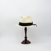 Short brim panama