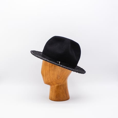 Radial brim mountain