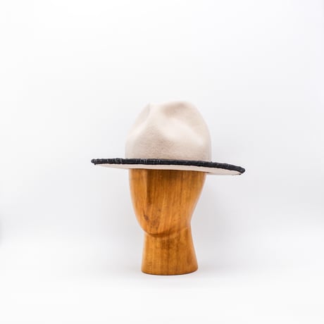 Radial brim mountain