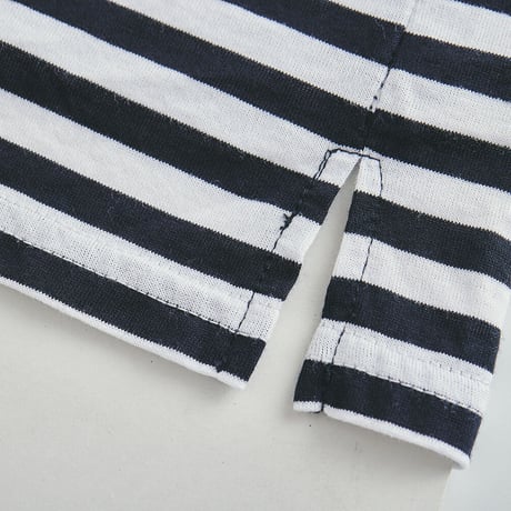 Long sleeve border T-shirt