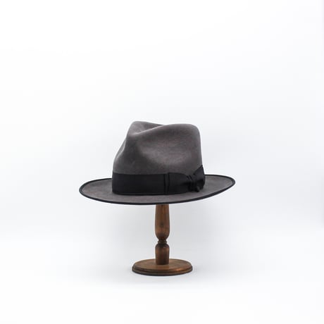 Poland block gentle hat