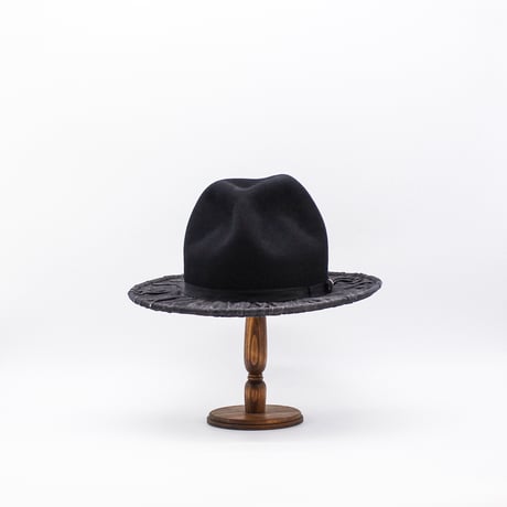 Radial brim mountain