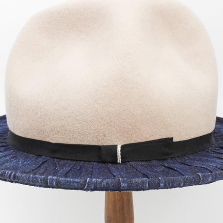 Radial brim mountain