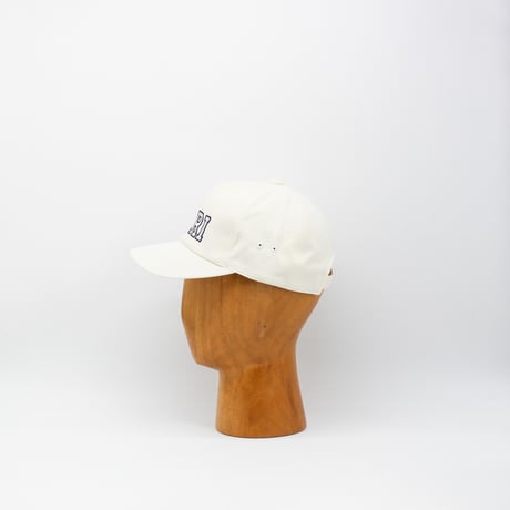 DARI Embroidery Chino cap