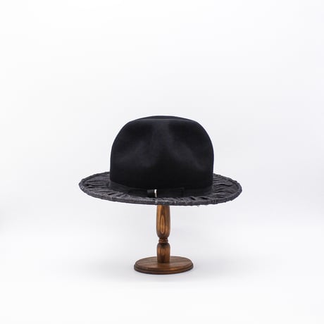 Radial brim mountain