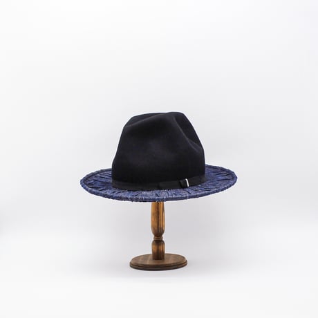 Radial brim mountain