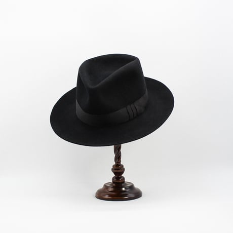 Triangles drop shark gill hat