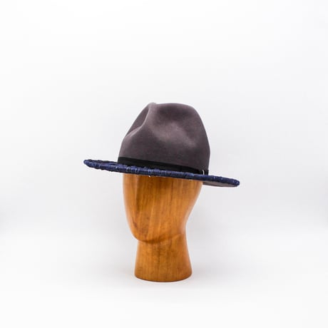 Radial brim mountain