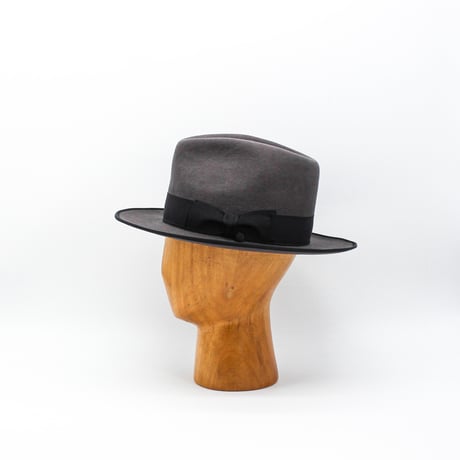 Poland block gentle hat