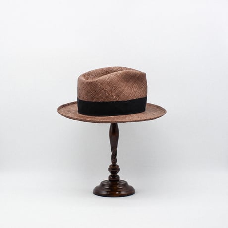 Bao triangle drop shark gill hat