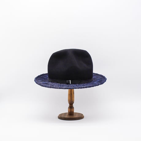 Radial brim mountain