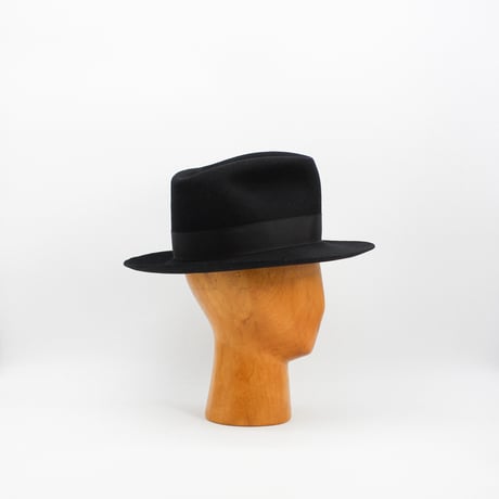Triangles drop shark gill hat