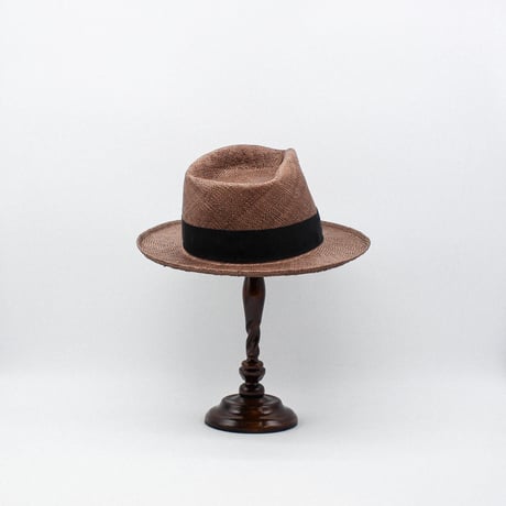 Bao triangle drop shark gill hat