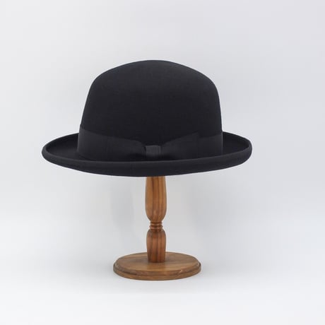 Slim bowler