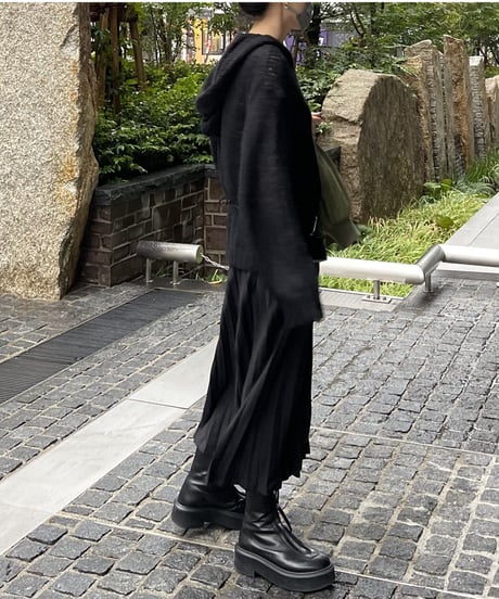 pleated skirt