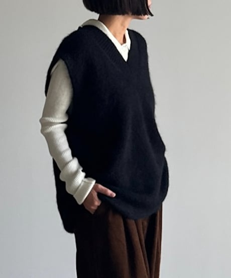 V neck shaggy knit vest/2color