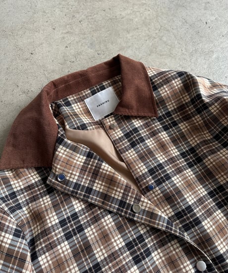 check soutien collar coat
