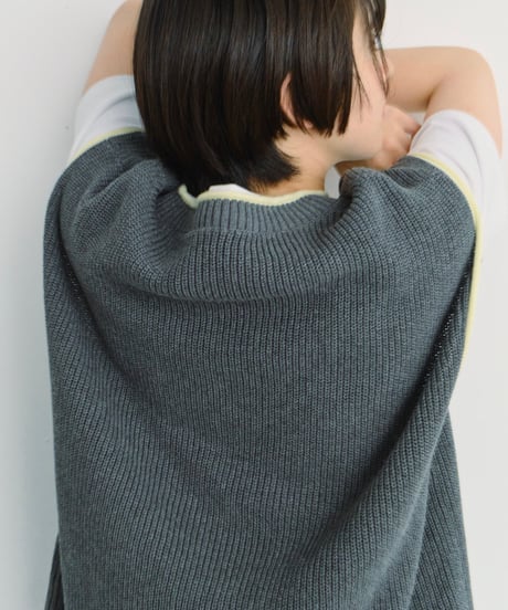 contrast v-neck knit vest / 2color