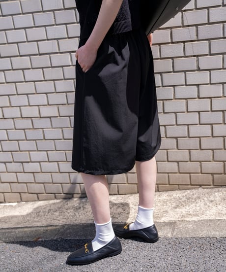 tucked half pants