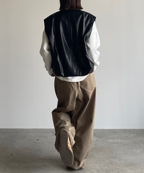 synthetic leather vest/2color