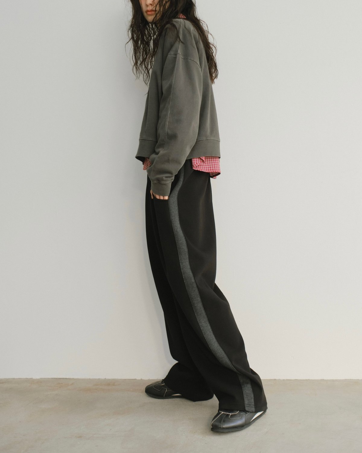 line curve sweat pants/2color | F A S H I R U