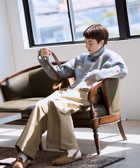 embroidery wool high neck knit