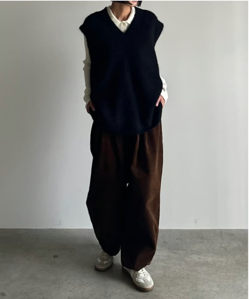 V neck shaggy knit vest/2color | F A S H I R U