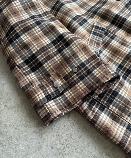 check soutien collar coat