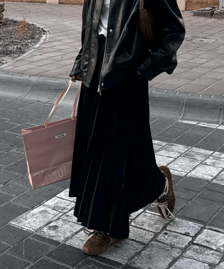 pleated skirt
