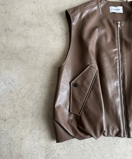 synthetic leather vest/2color